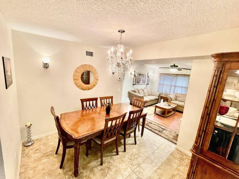 אורלנדו Cozy Modest Home Near Universal Studios/Volcanobay מראה חיצוני תמונה